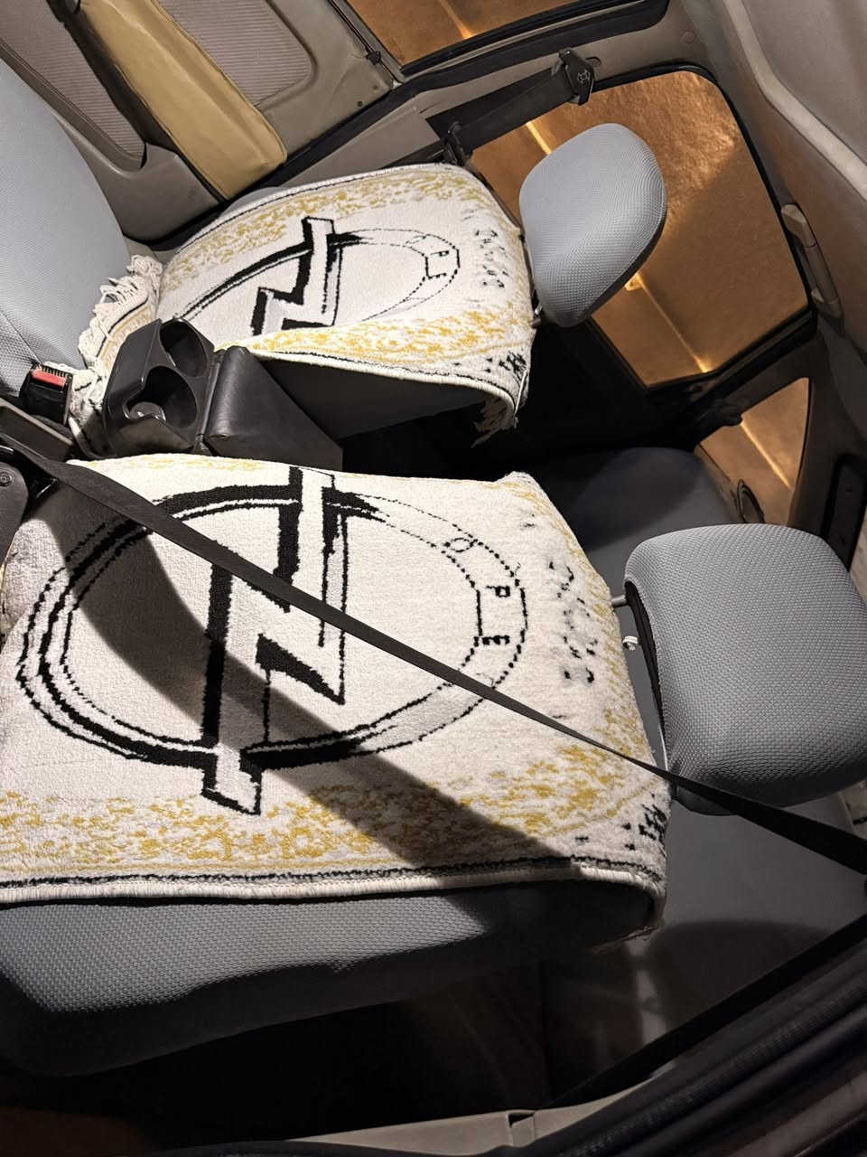 اوبل فكتره محرك 20 شرط محركها اربع تايرات جدد دفتر بانزين قطره خياس مابيها سياره مال بيت كهرباياتها كلها شغال سعر 30 وبي مجال ***********
