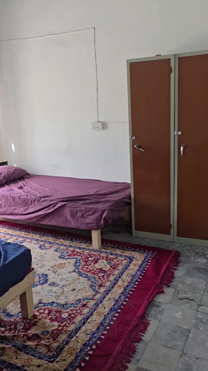 غرفة نفرين الصرافية مقابل صاج البديع للايجار للطلاب او موظفين ***********
