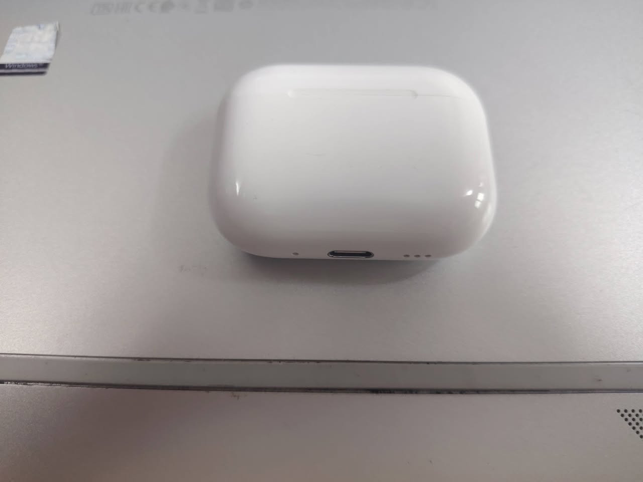 AirPods Pro 3 
ايربود برو ٣ آخر اصدار  ماستر كوالتي  
جيل السابع ⭐️⭐️
عزل ١٠٠٪؜ 💯💯 فول فول كوالتي 
ماستر كوالتي 
صوت و مايك وعزل يعمل بالمس ع حافظه 
علم أمريكي 🇺🇸 
كامل ختومات
السعر ٢٠ الف 
واتس اب ***********
