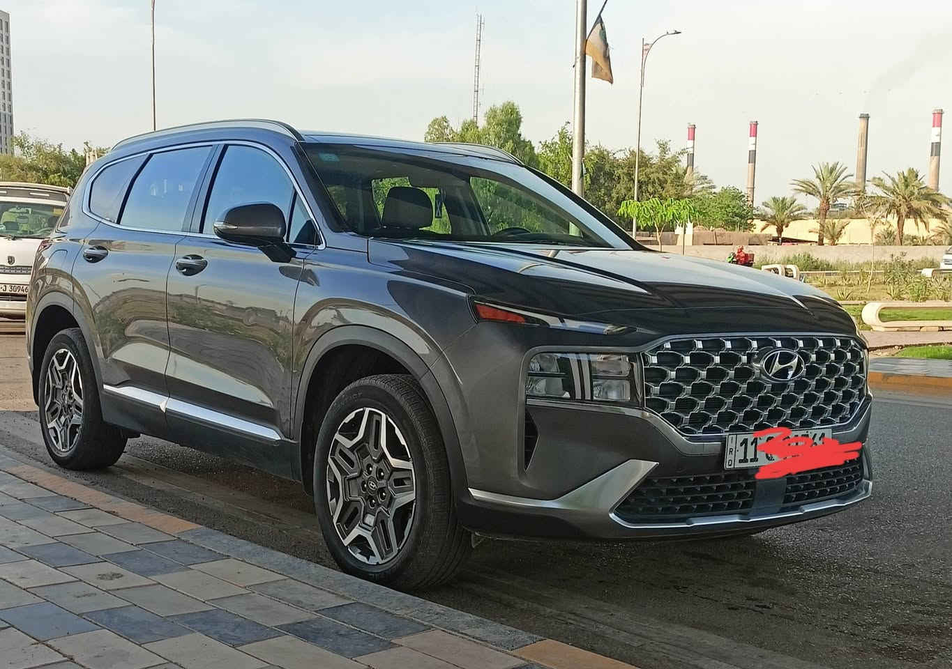 *سنتافيا موديل 2023 بلك إن هايبرد PHEV 
فئة ليمتد السيارة بدون حادث وارد كندي فقط بيها دبل كوت من الشركة وتقريرها وياها مسوين استدعاء الها وصابغيها وكلشي موضح بالتقرير مالها برغي ما مفتوح بيها عدا الدعامية.
*داخل جلد سياقة شبه ذاتية تحديد مسار مانع التصادم امامي و خلفي هم 
* تدفئة و تبريد كشنات امامية خلفية بس تدفئة
* * السيارة تمشيك من 55 إلى 65 كيلومتر بالشحنة الواحدة 
* * السيارة 7 راكب مو 5 راكب اني اشتريت لها كشنات الصف الثالث بلادي مال تفصيخ جلد  مو عمل 
* * السيارة مكفولة ما مبدل بيها أي قطعة 
* * السيارة ماشية 100 الف كيلومتر قابل للزيادة 
* * السعر 235 ورقة مجال قليل 
* للاتصال ***********
