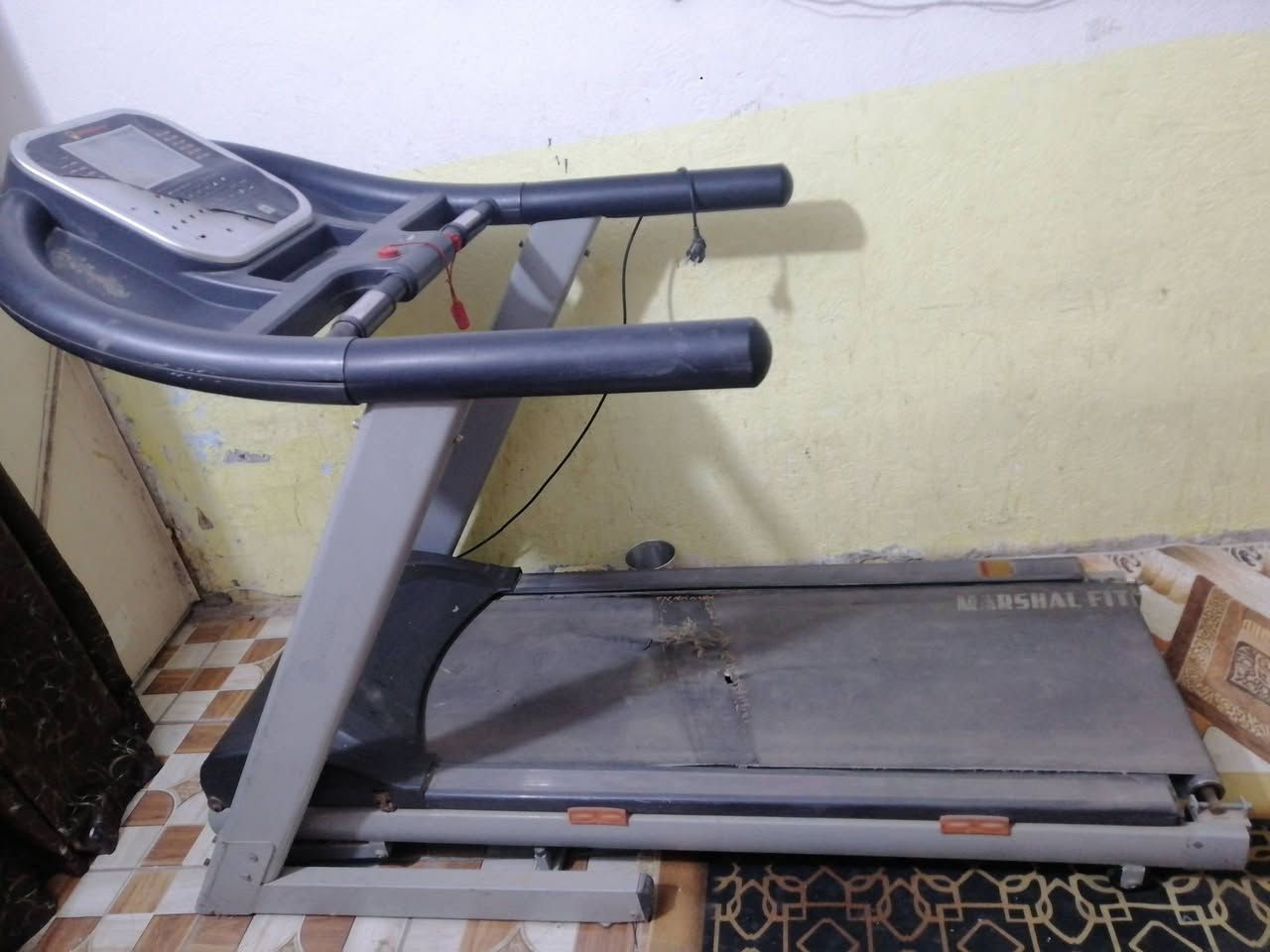 للبيع جهاز جري وزن ١٨٠ ألماني دبل ماطور جبلي السعر ٣٠٠ وبيه مجال للاستفسار الاتصال على الرقم *********** بي وتساب
