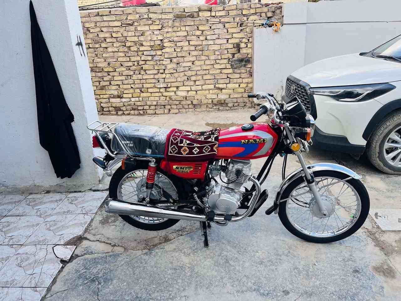 سلام عليكم دراجه نامه شلامجه موديل 21 مخزونه ماشيه حوالي شهرين اوراق اصولي مكفوله كفاله عامه السعر 1300وبيه مجال حك الجيه مكاني حله حي العسكري شارع 80رقمي ***********مو شراي ليتعبني
