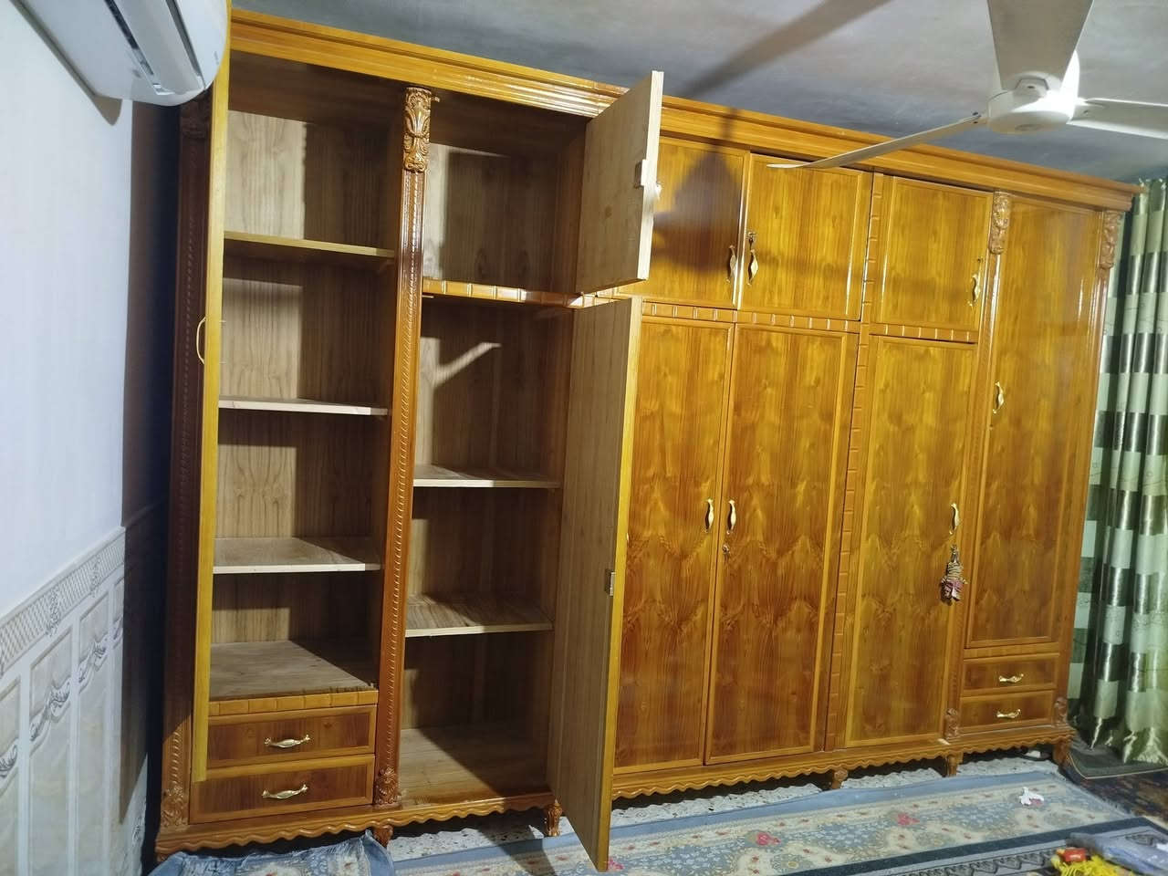 مرحبا 
كنتورصاج عراقي (تزكام) عدد الابواب ٦مع ملحق النجارة الثقيلة التزكام مع ارجل كنتور كعب الغزال ومجرات اربعه اي ضرر اي خدش اي كسر لايوجد بقطعه جديدة كلش 
مكاني  (بغداد -الشعب (الديوان )

سعر شراء تفصال حسب طلب (مليون وخمسيمية)

سعر بيع (٩٨٠الف وبيه مجال للشراي يتفضل ويدلل)

رقم اتصال واتساب(***********)
