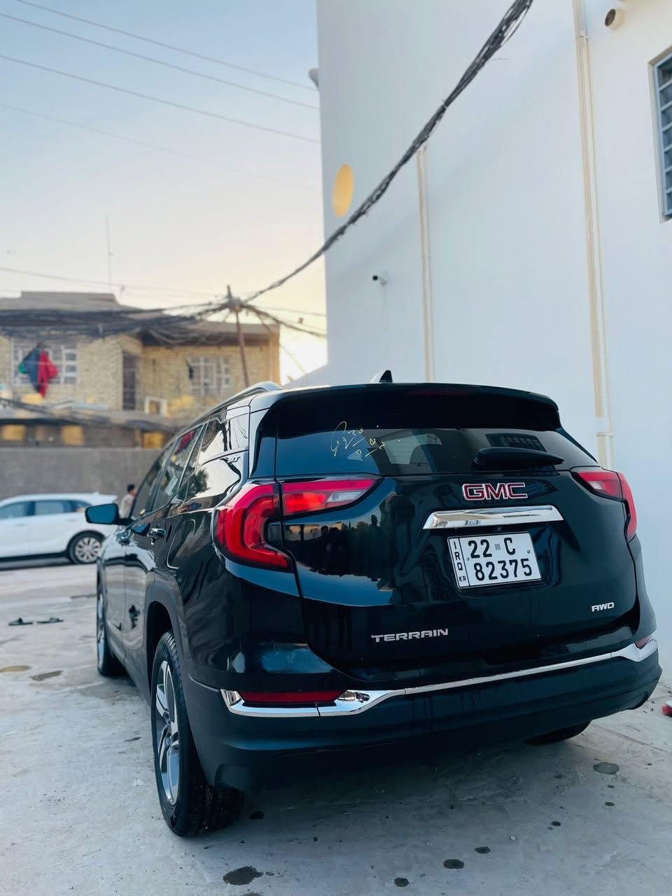 السلام عليكم 
للبيع جمسي تيران 2021السياره ١/١ فول
الحادث / جاملك امامي جهه السائق و باب السائق شبر و البنيد شبر 
المواصفات /
1-محرك 1500تيربو 
2-فئه SLE
3-فور ويل
4- بصمة أبواب مع بصمة تشغيل 5- تشغيل عن بعد 
6-كشنات تدفئه
7-كامره خلفيه
8-تبريد قطعتين أمامي خلفي 
9-شاشه كبيره 
10-تحكم ستيرن جهتين امامي + خلفي 
11-نضام ABS مانع نزلاق 
12-كشنات كهربائي  
13-لايت زنون + حاجب زنون 
14-دواخل نظيفه جدا 
15-سايد بريك دكمه 
16-السياره ماشيه 150 الف 
17-تخم تاير جديد
#وباقي المواصفات المعروفه 

سعر السياره 165 $ وبيها مجال
العنوان /كوفه *********** واتساب موجود ___________________
