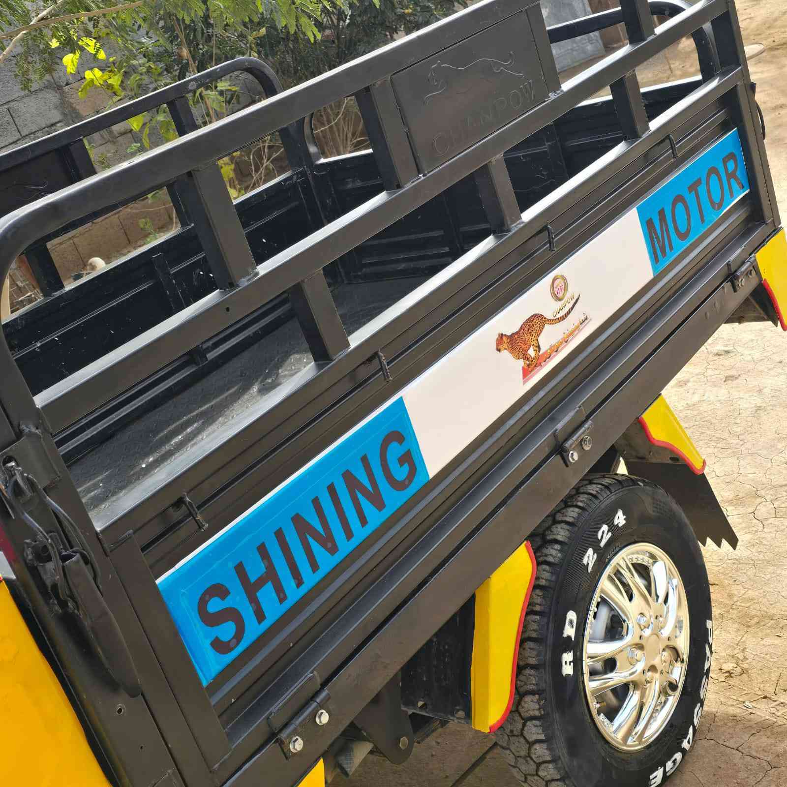 السلام عليكم ورحمه الله وبركاته ستوته جمره البيع موديل 23سعر 1650بيه مجال حك جيه  مكاني طارميه شارع شهداء رقم ***********اثير.   كوارك ***********
