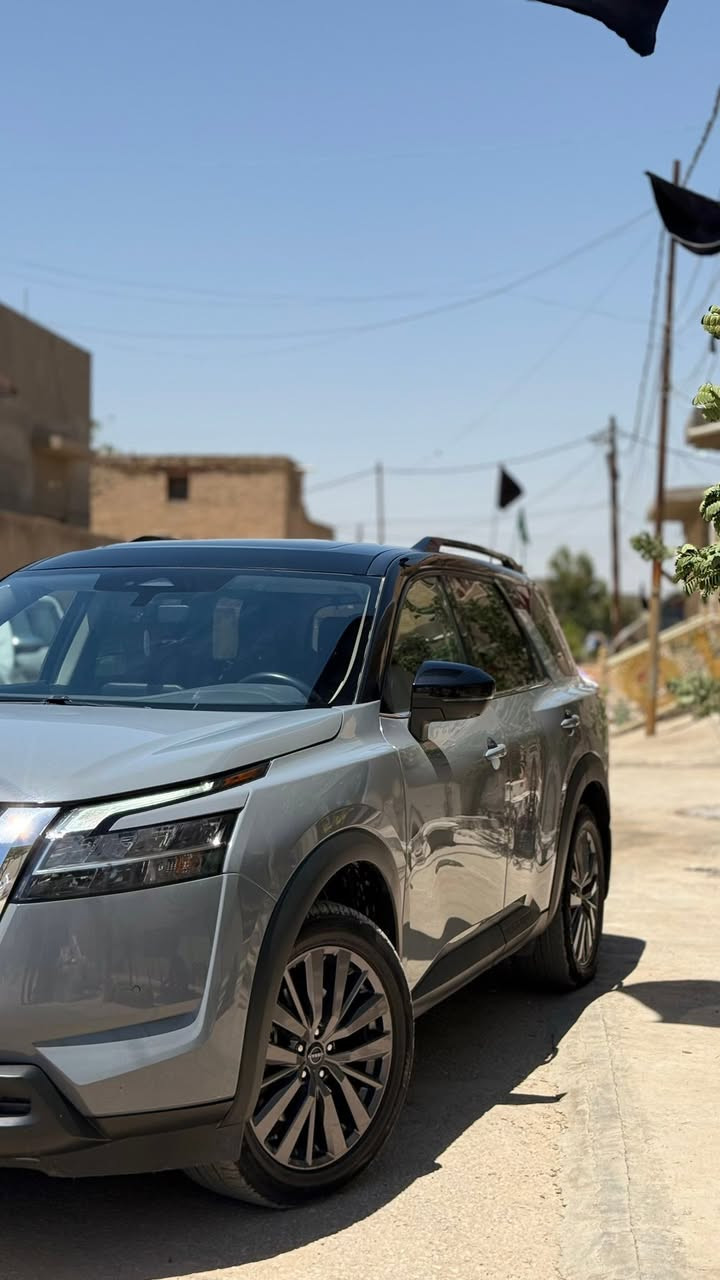 🚗 NISSAN PATHFINDER SL PLUS VIP 4WD - 2024
رقم بغداد شهداء ب اسمي بدون ورثة 

السعر 290$ وبيها مجال اكو بيها ملاحظه بسيطه ينزل من سعرها 

رقم الشاصي - 5N1DR3CDXRC214430

🔹 المواصفات الأساسية:

- المحرك: 6 سلندر 3.5L

- القوة: 284 حصان

- العزم: 351 نيوتن متر

- الجير: أوتوماتيك 9 سرعات نوع ZF

- عدد المقاعد: 7 ركاب

📌 الحالة:

السياره حادثها شبه كلين طعجه ب البنيد وباقيه مامصلحه مثل ماتشوفون ب الصور 

 السيارة نظيفة جداً (قطرة صبغ ما بيها)

🔥 المواصفات (SL Plus VIP فل كامل):

🎵 الأنظمة الترفيهية:

- نظام صوت BOSE (13 سماعة)

- شاشة لمس 9 إنج

- Apple CarPlay + Android Auto

- شاحن لاسلكي

- منافذ USB + AUX

🛋️ الراحة والداخلية:

- مقاعد جلد VIP

- تحكم كهربائي للمقاعد

- مقاعد تدفئة

- ستيرن تدفئة

- تبريد/تكييف ثلاثي (3 Zone)

- بصمة تشغيل + بصمة 4 أبواب

- تشغيل عن بعد

🛡️ أنظمة الأمان:

- رادار أمامي (تحذير + الحفاظ على المسار)

- رادارات جانبية (نقاط عمياء)

- رادار خلفي

- حساسات أمامية + خلفية

- كاميرات 360°

- مانع انزلاق + ABS

- نظام الثبات الإلكتروني

⚙️ أنظمة القيادة:

- Drive Modes (Eco / Normal / Sport / Snow / Off-road)

- كروز كنترول

- Auto Hold

- هاند بريك إلكتروني

- Auto Start / Stop

📦 الإضافات:

- فتحة سقف بانوراما

- باب خلفي كهربائي

- إنارة LED أمامية وخلفية

✨ سيارة استخدام خفيف، جاهزة وما تحتاج شي

السعر 290$ وبيها مجال اكو بيها ملاحظه بسيطه ينزل من سعرها 

📞 للتواصل: ***********

مكان السيارة : الديوانية
