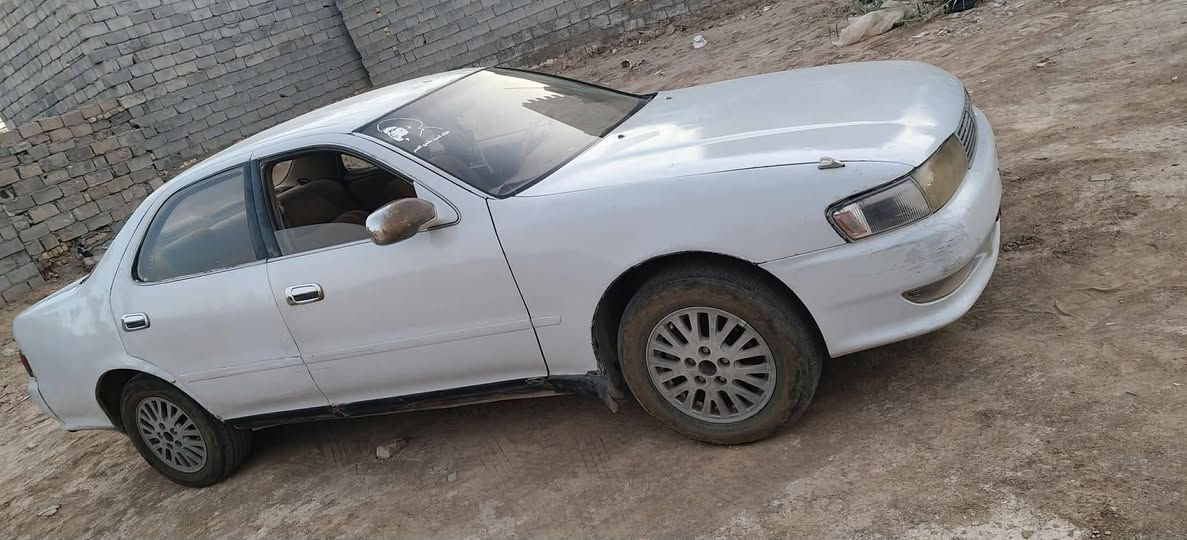 كرستا نفخ للبييع بـ ٣٥ وبيها مجال
اللون لؤلؤي 
رقم بابل مشروع وطني راعيها بالشطرة يريد مداور 
محرك وكير ثنين ونص vvt مكفولات 
حدادية توب تايرات توني شادهن كهربائيات كلها شغالة 
بيها كصة قمارة فقط ومعجون مكشر عوزها صبغ السيارة 
***********
