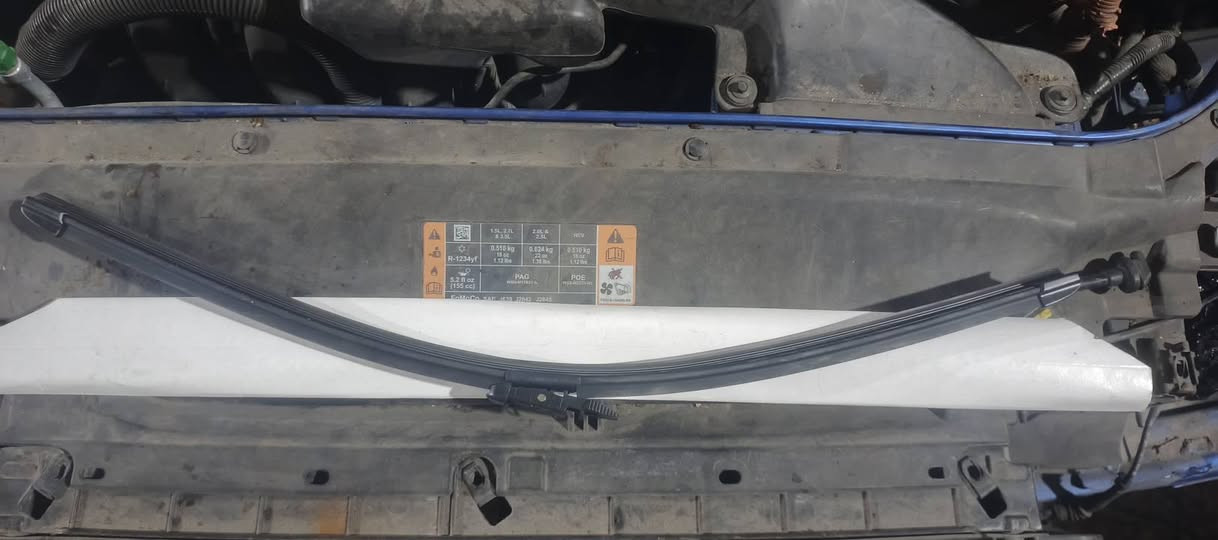 السلام عليكم ورحمة الله
ماسحات أماميه فورد اكسبلور 2020/2023 
جديد اصلي شركه غير مستعمل 
العنوان البصره صناعية حمدان
***********
