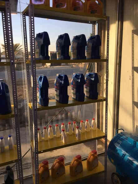 السلام عليكم 
بعد التوكل على الله
خدمات الباقر 
تبديل دهن + فلاتر 
عمل بنجر 
تبديل دهن كافه انواع السيارات بالاضافة الى توفر زيوت خاصةً بالتكتك والدراجات 
تشحيم السيارات 
للاستفسار ***********
العنوان جسر ديالى شارع السده 
قرب شارع العريفيه مجاور حسين للمفاتيح
