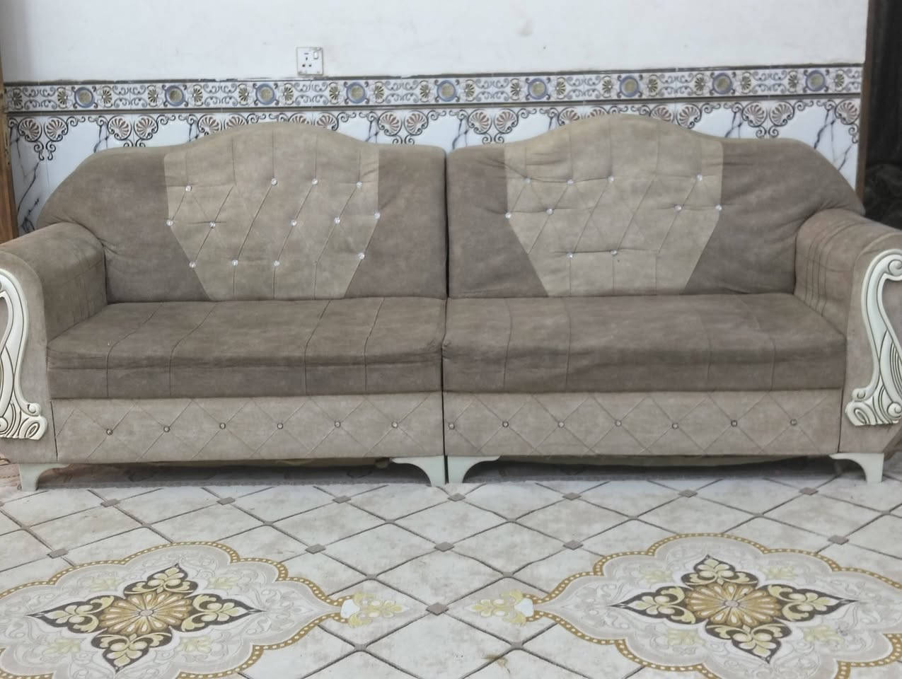 سلام عليكم عندي تخمين الواحد 6قطع المجموع 12قطعه التخم الواحد ب150الرجاء الشراي فقط يدك علا هاذا الرقم  ***********
