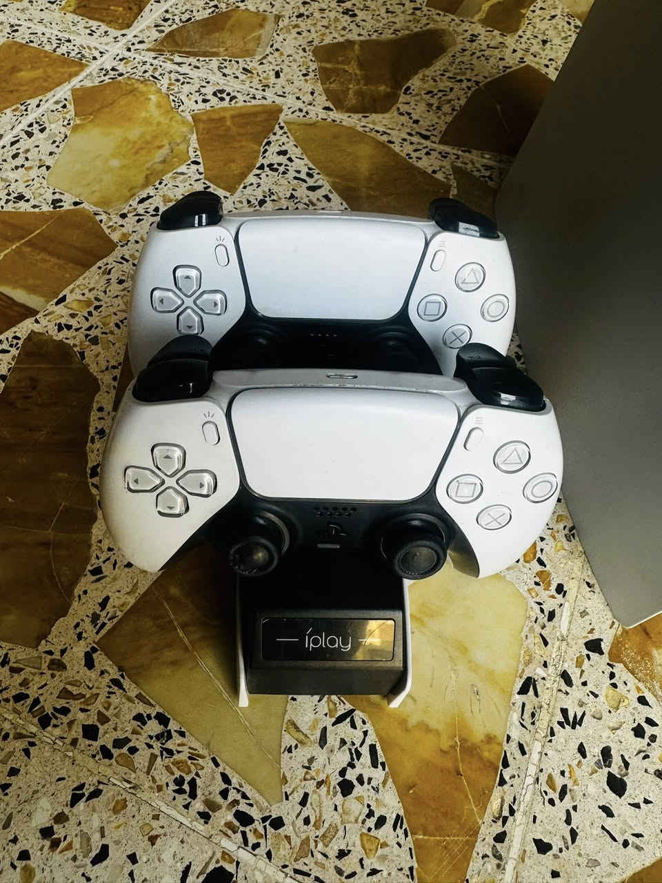 بلي فايف 5 للبيع مع كامل ملحقاته استخدام قبل على الفحص تجي تفص قبل لاتاخذة
السعر 600 وبي مجال بسيط


**إذا كنت صاحب هذا الإعلان وتريد حذفه لأي سبب، رجاءا أرسل رسالة إلى الدعم الفني**