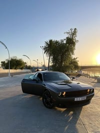 م  للبيع دوج جالنجر أمريكي موديل 2022، رقم بغداد.  * السيارة مكفولة كف...