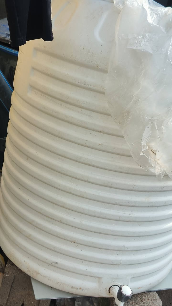 برمين للبيع نص طن جديد الله شاهد ثالث استعمال سعر 50  متواجد فقط واتساب ***********
