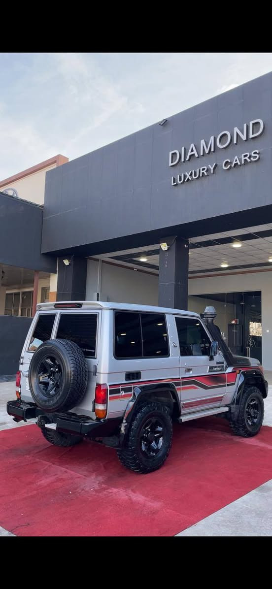 ميكزمين ٢٠١٣ كلين فول فول *********** 120km حقيقي سعر ٢٦٧ و مجال
