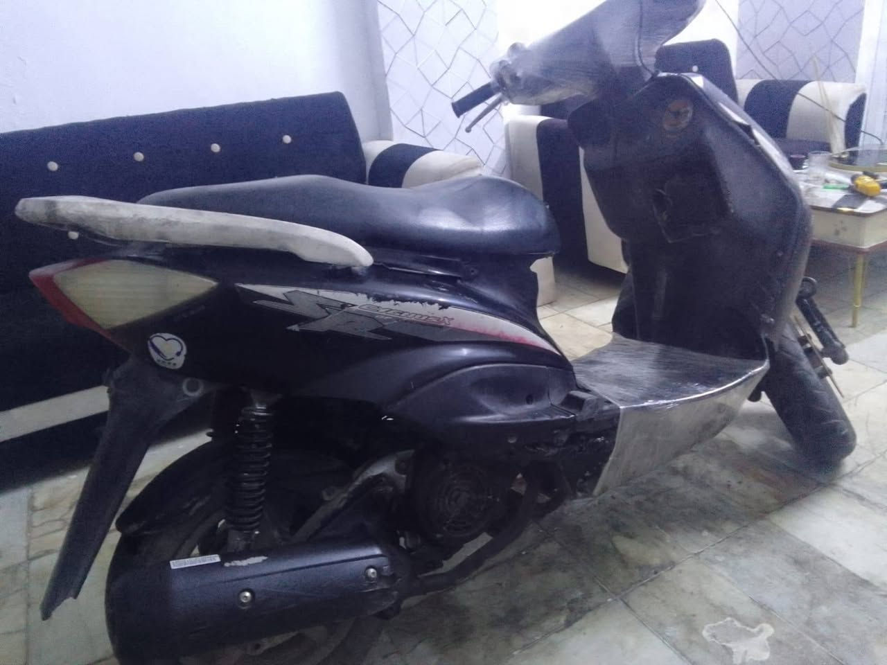 للبيع سكنكس نثيه المكان العامريه
*********** شغاله نكره سلف السعر 250
