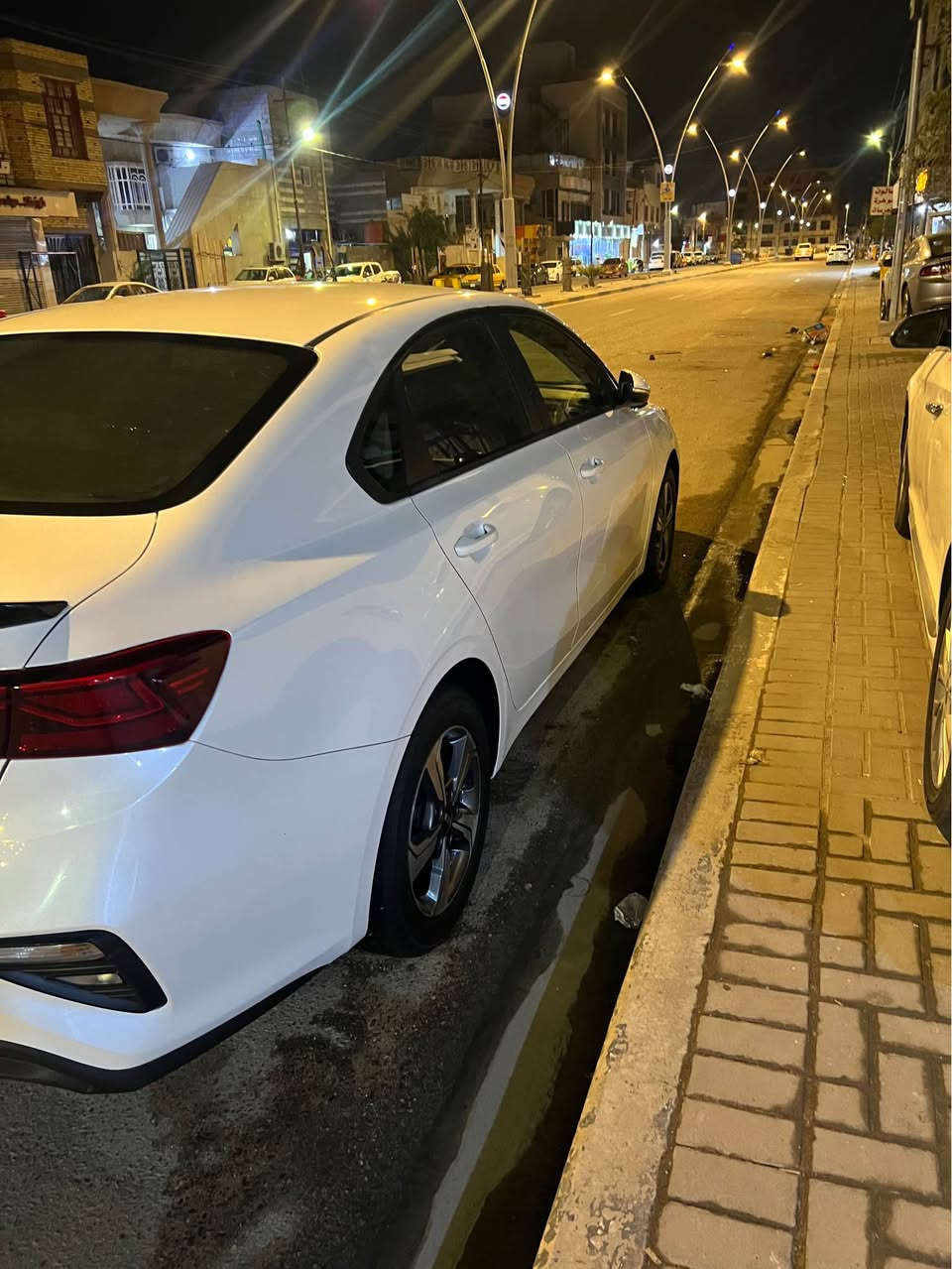 سلام عليكم كيا سيراتو 2019 كفاله بصره حره تحويل خليجي تبريد قطعتين مرايات شفط كامره شاشه دواخل لونين سياره ماشيه 105 جديده سياره كلش وجاهزه ع اخير 
السعر 148 
*********** البصرة, العراق
