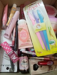 مكياج بنات • ٥٠ قطعة • توصيل مجاني