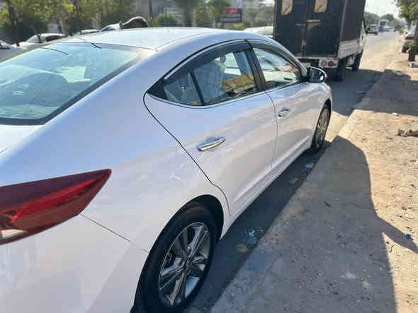 اللبيع لنترا 2017 خليجي 
فول مواصفات 

مكينه 2000

فتحه سقف 

تحكمات 

تبريد قطعتين

شاشه 

مواصفات الخليجي معروفه 

كير مكينه شرط كفاله 

بيها فقط بارد بل البنيد كارت وجاملغ الخلفي ابد ماواضح 

وألعتبه بيها شخط 

كفاله من التبديل والصبغ   

سنويه 2028

الاتصال ***********

السعر 150 وبيها مجال
