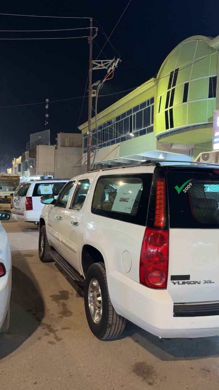 جمسي ٢٠٠٩ فحل خليجيه داخل عسلي طبله اصل اصوليه رقم انبار انكليزي ب اسمي  جهازه ونضيفه مكفوله بدون حادث اصل شمباني ومصبوغه ابيض سعرها ١٩٦ وبيها مجال بسيط جدا 
***********
