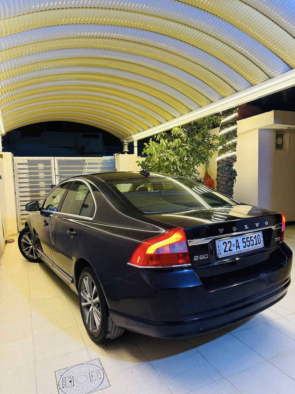 مكلف بلنشر 

السلام عليكم 
للبيع فقط فولفو S80 موديل 2011 لون اسود محرك 4 سلندر توربو سيارة مكفولة بيه بارد باب خلفي جهة سايق فقط كشنات جلد لايت زنون بلادي محرك وكير مكفولات صدر جديد شاشة وسطية سيدي جنجر تحكمات ستيرن كروز سرعة تشغيل بصمة حساسات خلفية لايت متحرك سايد بريك كهربائي ويل حجم 17 كروم وتخم تاير جديد سيارة رقم اربيل جديد سنوية جديدة تحويل مباشر 
مكان السيارة واسط/العزيزية 
السعر 90$ ورقة وبيه مجال بسيط 
لتواصل ***********
