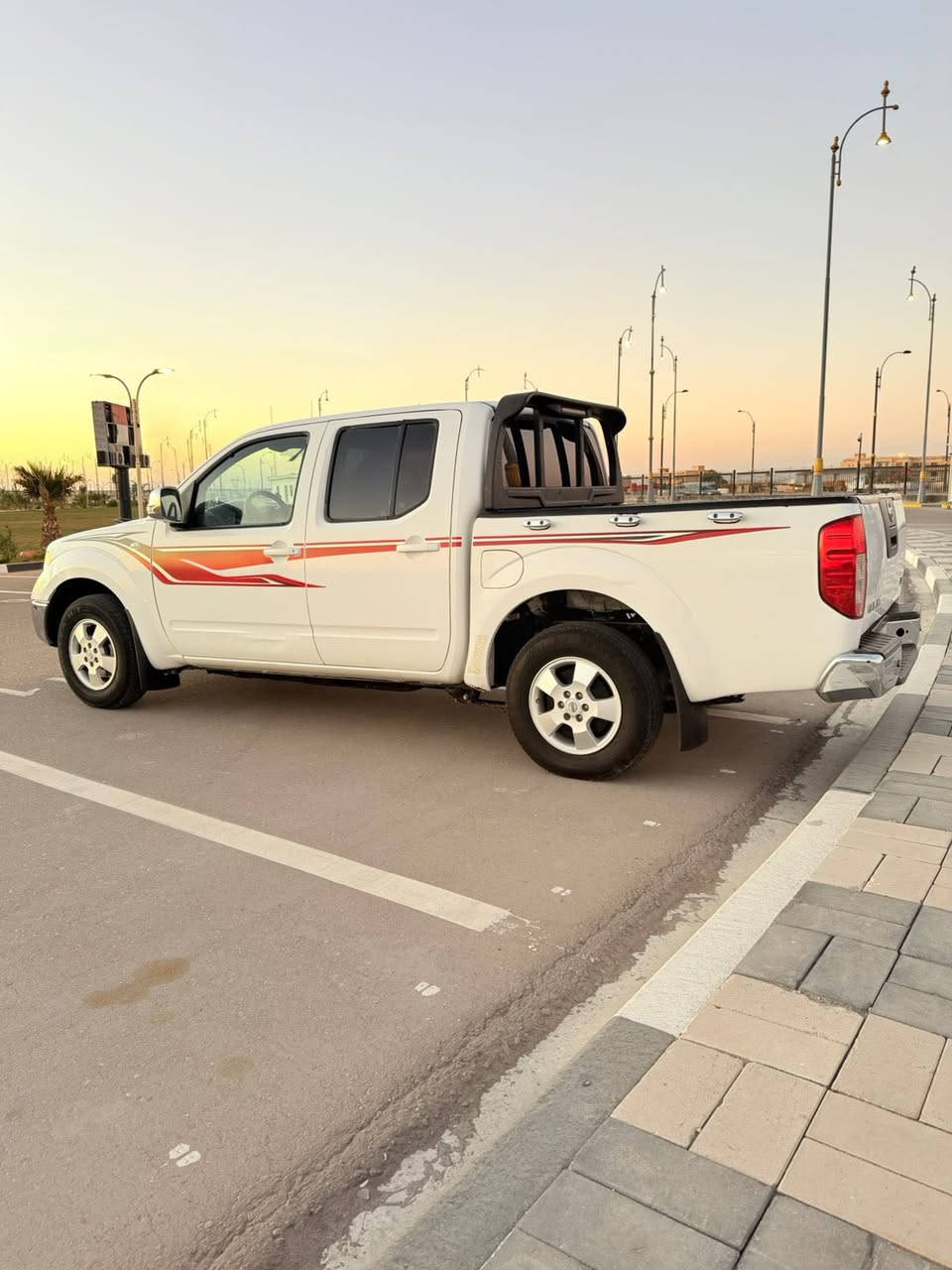 السلام وعليكم بيكم نيفاره موديل 2015
كفاله ماعده بارد بلباب كد شبر محرك مامفتوح كير وتماتيك رقم ربيل الجديد 
العنوان بصره سعر 140
الهاتف ***********
خوان انا مكلف بلنشر
