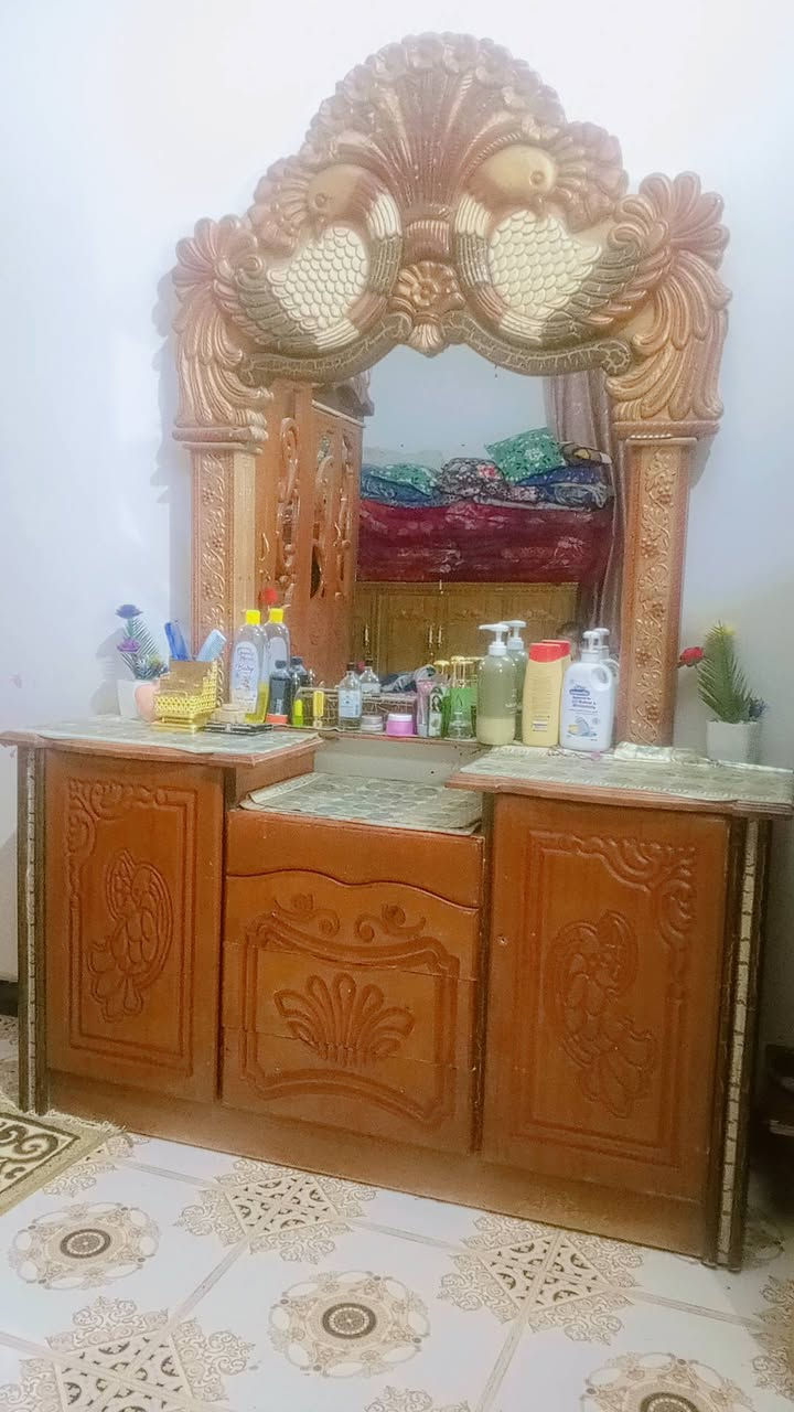 غرفه اخشاب للبيع للتواصل عله هذا الرقم ***********
