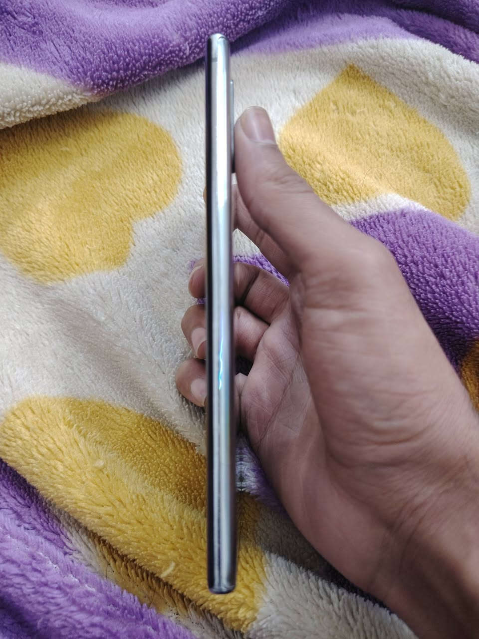 سامسونك نوت10بلص شرق اوسط خطين ذاكره256عشوائيه12 مكفول من كلشي بس ضهر بي فطر مامبين ويتبدل ب١٠ سعره250 قفل ***********
