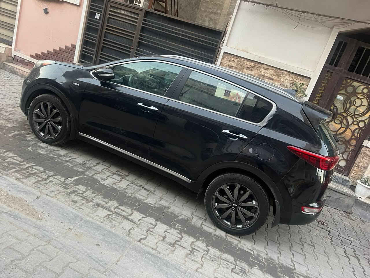 سلام عليكم سبورتج موديل 18 امريكي بيها بنيد وجاملغ امامي بسمي بغداد الاعظميه مراوس بجيب شعندك نزل مراوس ***********
