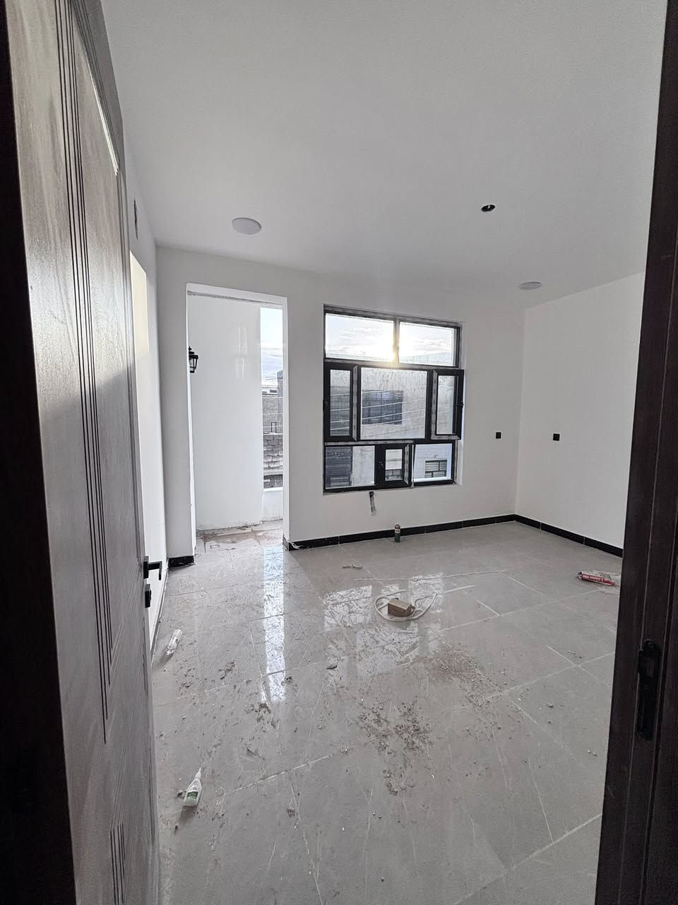 50 م طابقين الدوره البوعيثه السلطان شارع الفلل قريب الشارع العام غرفتين نوم وباقي الملحقات 
***********
