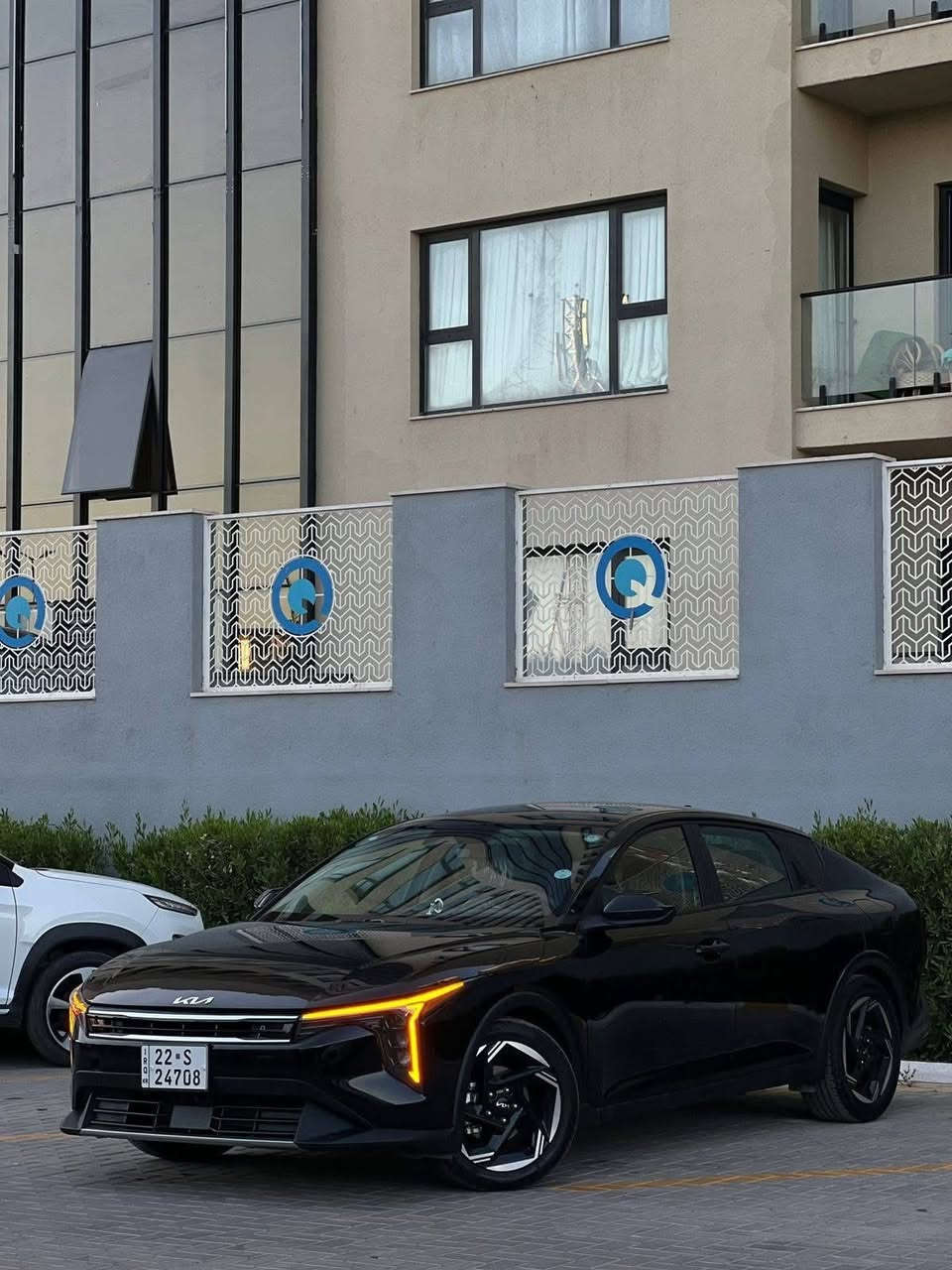 سلام عليكم K4  EX
كيا 2025 K4  فئة EX 
قطعة وحدة صبغ فقط 
سيارة بوضع الشركة ماشية 24 الف (كيلو)
رقم اربيل كامل هزة و كلشي (شرط التحويل)
المواصفات هواي كاملة فول عده البانوراما 
عليه اضافات انارة داخلية محيطية 
و دوشمة جلد تفصال بلاد و ارضية و صندوق 
سيارة كاملة من كلشي و تخبل

السعر 168 ورقة مجال بسيط 
مكاني بغداد الغدير 
***********
