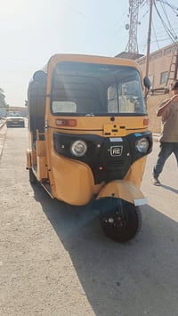 تكتك موديل 20 • رقم نكليزي • بغداد