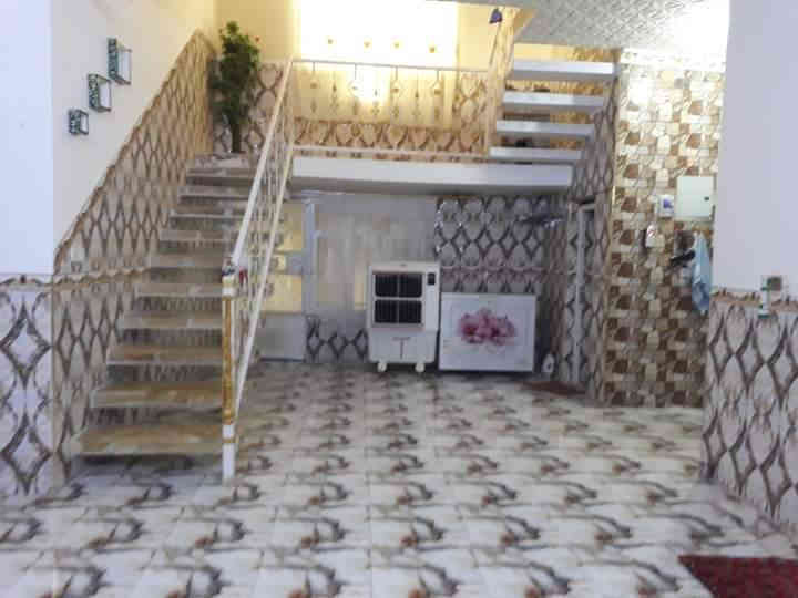 السلام عليكم بيت للبيع موقع مميز وحلو والبيت مرتب على اخر حبايه مساحه البيت 361
3 غرف نوم 5×4
هول 5×5
استقبال4×8
مطبخ4×5
صحيات داخلية و خارجيه
الموقع السايلو شارع البزل اول كنطره للاستفسار اكثر اتصل على الارقام التاليه وتاخذ العيون وياهن *********** فقط اتصال
فقط واتساب ***********
