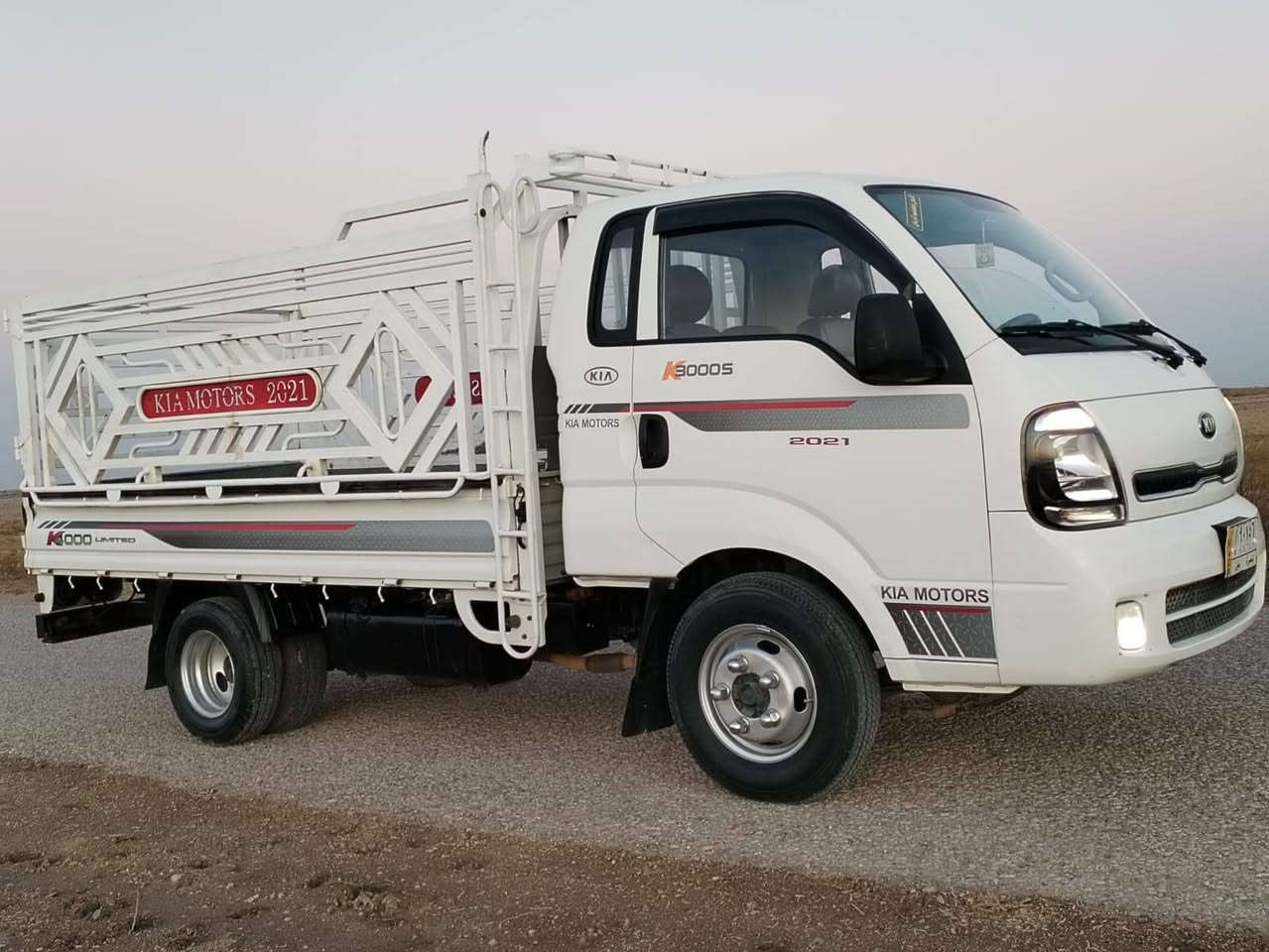 السلام عليكم شباب سياره كيا فحل  للبيع فول موصفات شكل جديد مديل 2021
لسعر 157
رقم  بصره سنويه  مجدده 2027  مشروع وطني تحويل مباشر سياره شرط بيع علئ فحص نضافه 100بل 100
تبريد ثلج ا سياره بكيت كروتك عليه ذا جيت والكيت مو نفس الحجي وني خادم تصل وشلع عيوني بل عافيه علئ الياخذها
 ستخدام شخصي بل عافيه علئ الياخذها مجهزه من كلشي 
  وجاهزه شرط سياره زيرو لا رصعه ولا شخط البم علئ شريكه وسدر علئ شريكه  الف ما ذب عليها  كفاله عامه لاضربه لا صبغ لا خياس مكينه لاتنقيص ولا تبخير حداديه اكسن تخم تايرات بكيت سياره الف ما ذب عليها  سياره مال جناي مكاني  ناصرية رقمي
***********
