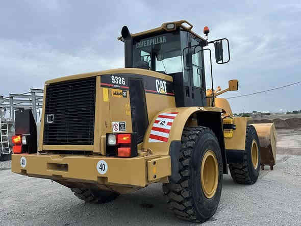 السلام عليكم ورحمة الله 

للبيع شفل كتر بلر 938G
موديل 2004 
منفيست بصره 
ساعات العمل 11.000 ساعة 
جاهز للعمل 
للاستفسار اكثر اتصل 
***********
***********
