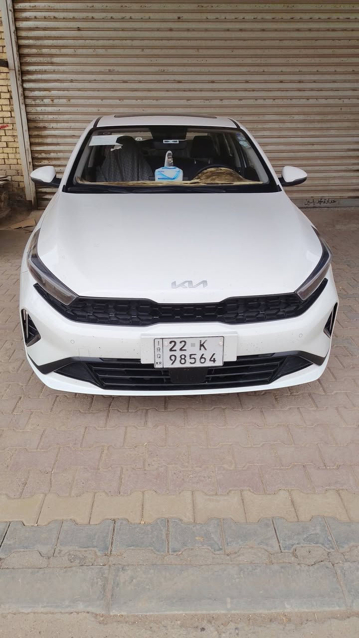 كي 3 موديل 2024 مواصفات فول 
رقم اربيل  ماشيه 42الف وسيارة كفاله عامه               
السعر 140$ وبيها مجال قليل 
مكان السيارة العمارة اتصل ***********
