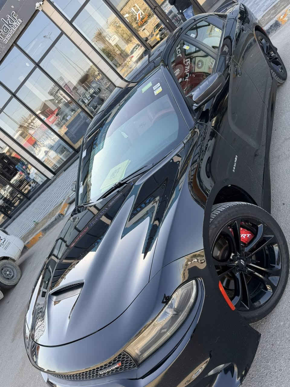 سلام عليكم
ارفع المنشور بكلمت يا الله 
جارجر Rtمديل 2021 أسود الون 
السعر. 225
رقمه اربيل الجديد مميز سنويه وهزه جديده
حادث       سونار موجود وصور الحادث موجوده 
السياره جاملغ خلفي صبغ فقط
يوجد بارد كد شبرين في قبق الجنطه 
بجم شرط كبس شركه 
مواصفات السياره
كشنات حضن جلد احمر 
تدفئه ستيرن تدفئه كشنات 
سوبر تراك رادار جانبي شفتات ستيرن
كامره دواره حساس خلفي شاشه جبيره 
تشغيل عن بعد مري هيتر مري قلاب 
بعد مواصفات الrtالمعروفه 
ماشيه 55
السياره جاهزه من كلشي تخم تاير حداديه 
كير مكينه تبريد شرط الوكاله 
مكان السياره النجف الاشرف
اي ستفسار ***********
