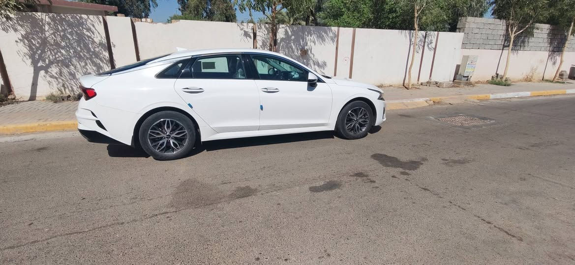 السلام وعليكم للبيع k5 خليجي ٢٠٢٣
لون أبيض 
بصمة وتشغيل عن بعد 
حساسات أمامي وخلفي
كاميرا دوارة
محرك ٢٠٠٠ دوش المرغوب 
رقم اربيل باسمي 
صندوق ذكي عنده الاقتراب 
مود درايف 5 وضعيات 
ويل ١٧ كروم 
تحكم ستيرن 
نظام ترحيب 
ماشية ٢٨ ألف 
السيارة مكفولة 
مكانه بغداد الكرخ 
السعر ٢٠٥ وبي مجال بسيط 
الاتصال ***********
