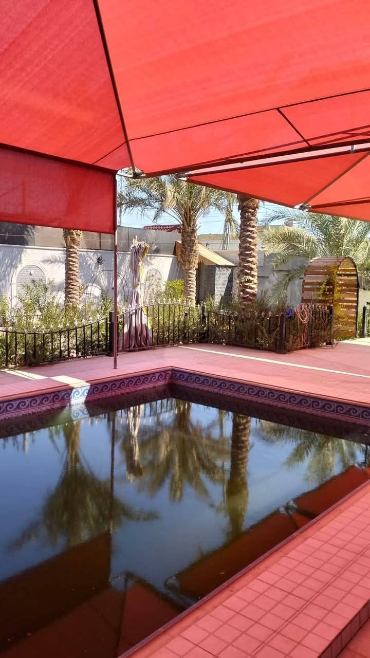 السلام عليكم منتجع للبيع مساحه ٥٠٠متر سند 25طابو زراعي إقرار محكمه  يحتوي عل سويت كامل غرفه مطبخ صاله صحيات يحتوي على كافة الخدمات يباع مع المحتويات كافه العنوان كربلاء حولي ابو مهدي المهندس خلف سايلو كربلاء عبر نهر الهنيديه بالفرع
*********** اسيا وتساب 

***********

***********
