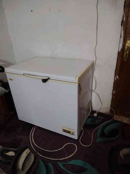 مجمده للبيع شغاله عل فحص سعر 125 وبيها مجال مكانها نجف حي النصر *********** ***********
