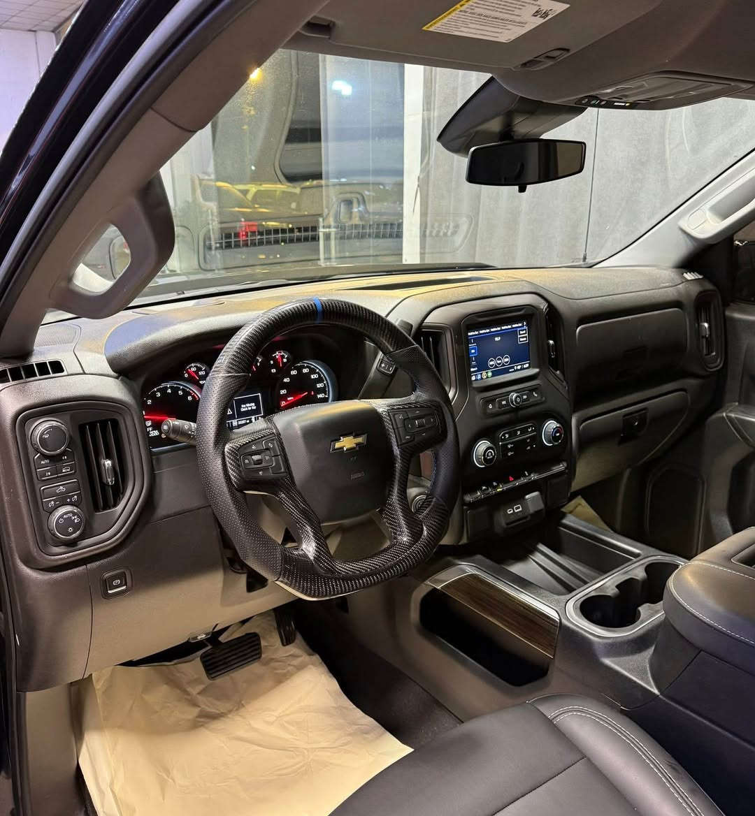 Chevrolet Silverado 
2024 custom
4i - 2.7T - 4x4

بسمە
شاشە و کامیرە
لایت لید
بگ لایت لید
کوشینات جلد
رادار
ویل ٢٠

30.000 mile
2 قطعە صبغ
سعر 240 ورقە 

معرض ( مەدینە ) اربیل شارع ١٠٠م
***********
***********
