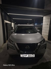 نيسان روج SV موديل ٢٠٢٣ رقم اربيل باسمي ماشيه ١٨ الف  الضربه خفيفه  ال...
