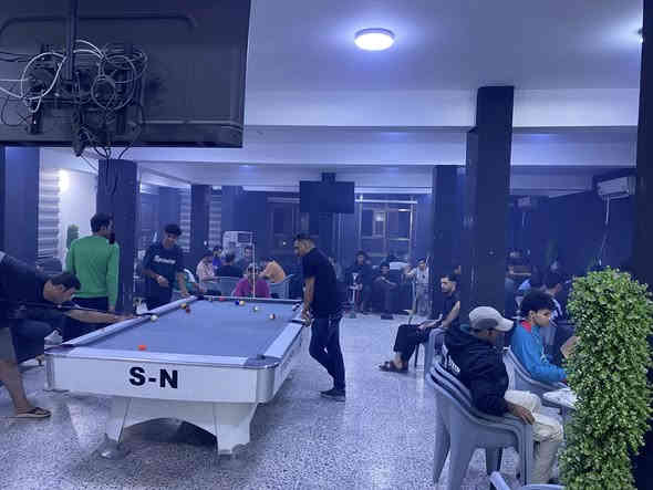 السلام عليكم كوفي للبيع بل كماليه شارع المصرف قرب مقابل حسينية الحكيم السعر خاص او ***********
