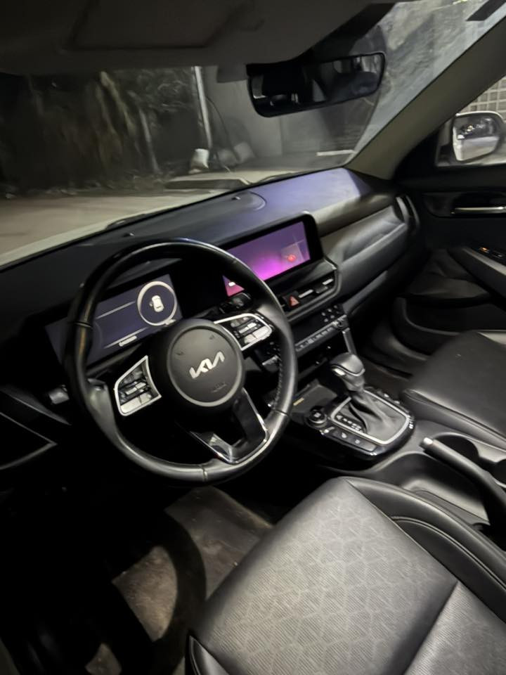 السلام عليكم
Kia Seltos 2024 وارد أمريكي 

محرك 2000

بدون اريباك وبدون اي قطعة صبخ 

فول مواصفات عدا الفتحة 

السيارة ماشية 29 الف ميل

حادث موضح بصور 

والسيارة خير من الله

السعر 180 وبيه مجال بسيط

المحافظة بغداد

الاتصال او وتساب 

***********
