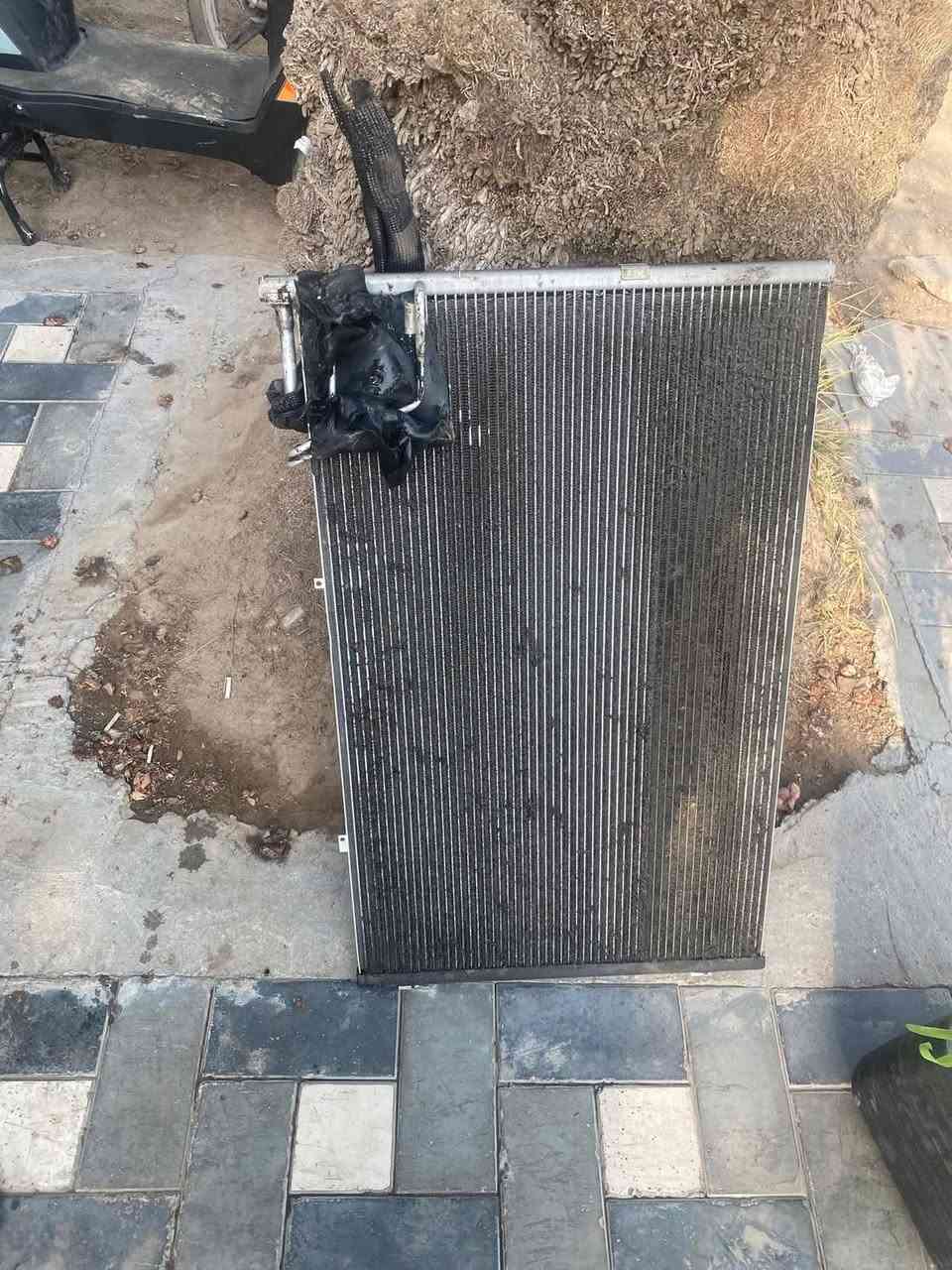 اكثر اسباب فصل السبلت هوه اوساخ على الراديتر او الشبكه الداخليه وضهور علامات على شاشه القطعه الداخليه  الغسل الحل الوحيد لاتسمع هاذ يكلك حساس هاذ يكلك غاز هاذ يكلك كهرباء هاذ يكلك فيزات والى اخرهي 

عرض محدود خلال24ساعه غسل السبلت 25الف اجيك للبيت وصينه واذ سبلتين غسلتلك الثالث مجاني 
هندسه تكيف وتبريد مزهر العبيدي 
***********
