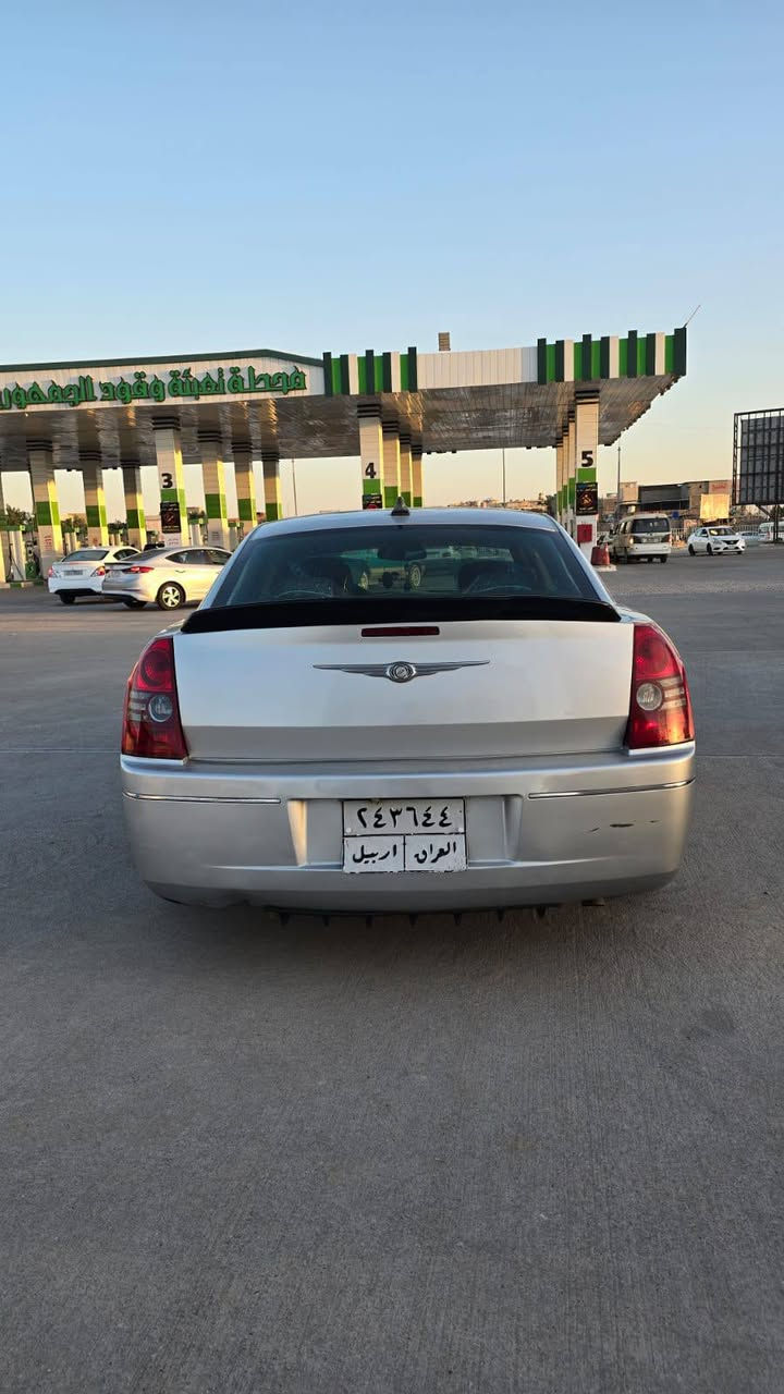 السلام عليكم
كرايسلر اوباما C300 موديل 2010 للبيع 
وارد كندي بدون ضربه بدول داخل بجم كبس بيها 3 قطع صبغ داير جاملغ خلفي وجاملغ امامي وباب 
مكينه 6 سلندر 2.7 سياره جديده بمعنه كلمه محرك وكير وحداديه كلهن بشرط ولكب اصلي شاشه تاب كامرات اماميه خلفيه نشرات ضوئيه غرفه سياره جديده تبريد وتدفئه شغاله ماشيه 142 الف مامشتغله خط رقم اربيل وكاله تحويل حاضر سنويه منتهيه 2023 وعليها غرامات 11 ورقه ينزلن من سعر السياره مكان السياره البصره السعر 105 وبيها قليل مجال حق جيه 
***********
