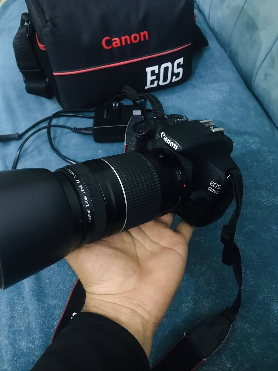 كاميرا كانون 1200D للبيع
نضيفة جداً جداً ومستعملة قليل💯😍.
مع كامل الملحقات👌🏾.
1- زوم رياضي 75-300 mm
2- بطارية اصلية مع شاحنة
3- جنطة
4- رام عدد 2 ( 16،32 ) غيغابايت 
5- جهاز نقل الصور عدد 2 ( متعدد الاستخدام للايفون و الاندرويد )
6- حزام 
7- قبق لحماية العدسة من الاضرار 

السعر مناسب جداً للاستفسار موجود واتساب :
***********
او مراسلة الصفحة
