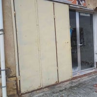 جام خانه المنيوم ارتفاع مترين وعشرين سانتيم و عرض ثلاثه متر . وباب دفت...