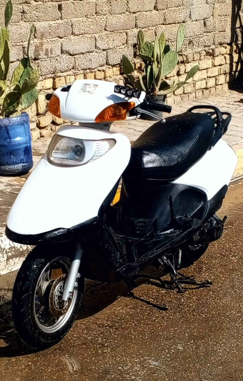 سلام عليكم دراجه سبيسي ماليزي مفتوحه شرط مفتوحه والبوش اصلي ياباني دراجه كله شغال جاهزه بيه تخم تاير جديد السعر 450 وبيه مجال قليل اتصال اله الرقم ***********
