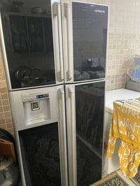 من رخصة الادمن ثلاجة هيتاشي اربع بيبان مع صانعة ثلج مع براد ماء للبيع ...