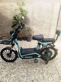(من رخصة الادمن)السلام عليكم دراجة شحن حجم 20البطاريات العدد 5 أربع نم...